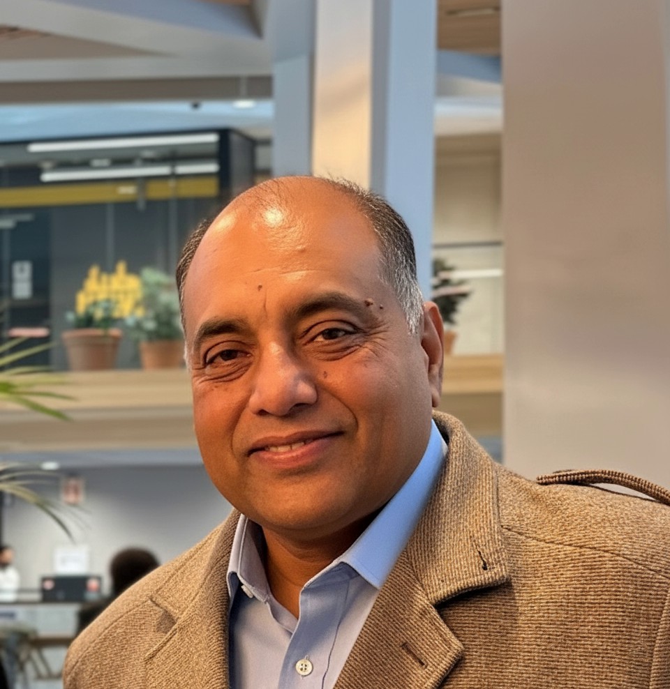 Mr. Mahesh Goyal, Founder & CMD, Real Guru Inc
